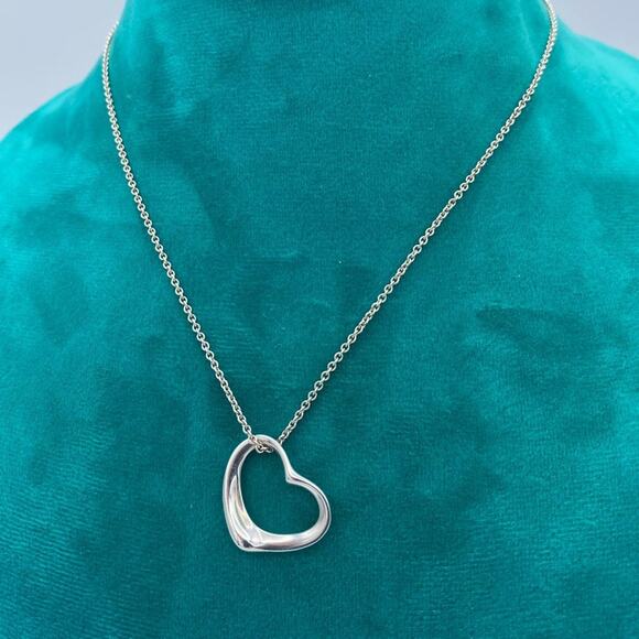 Authentic Tiffany & Co Elsa Peretti Sterling Silver Heart Pendant Necklace 16" - Picture 5 of 8